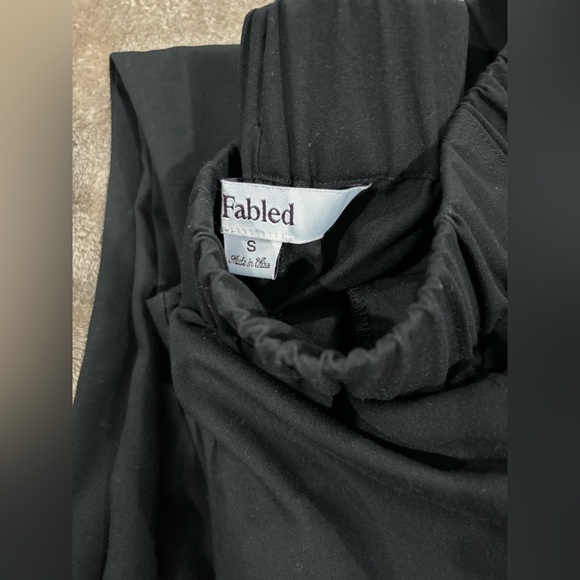 EUC Fabled 3 scrub pants (S), 1 top (M)- DISCONTINUED - Picture 5 of 10